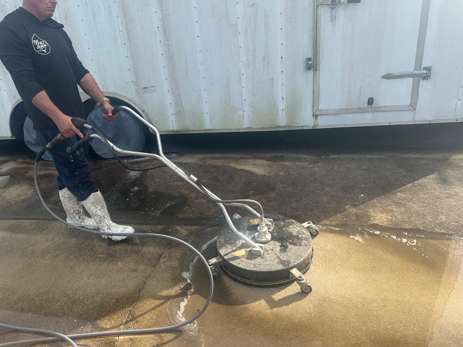 Surface cleaner at work